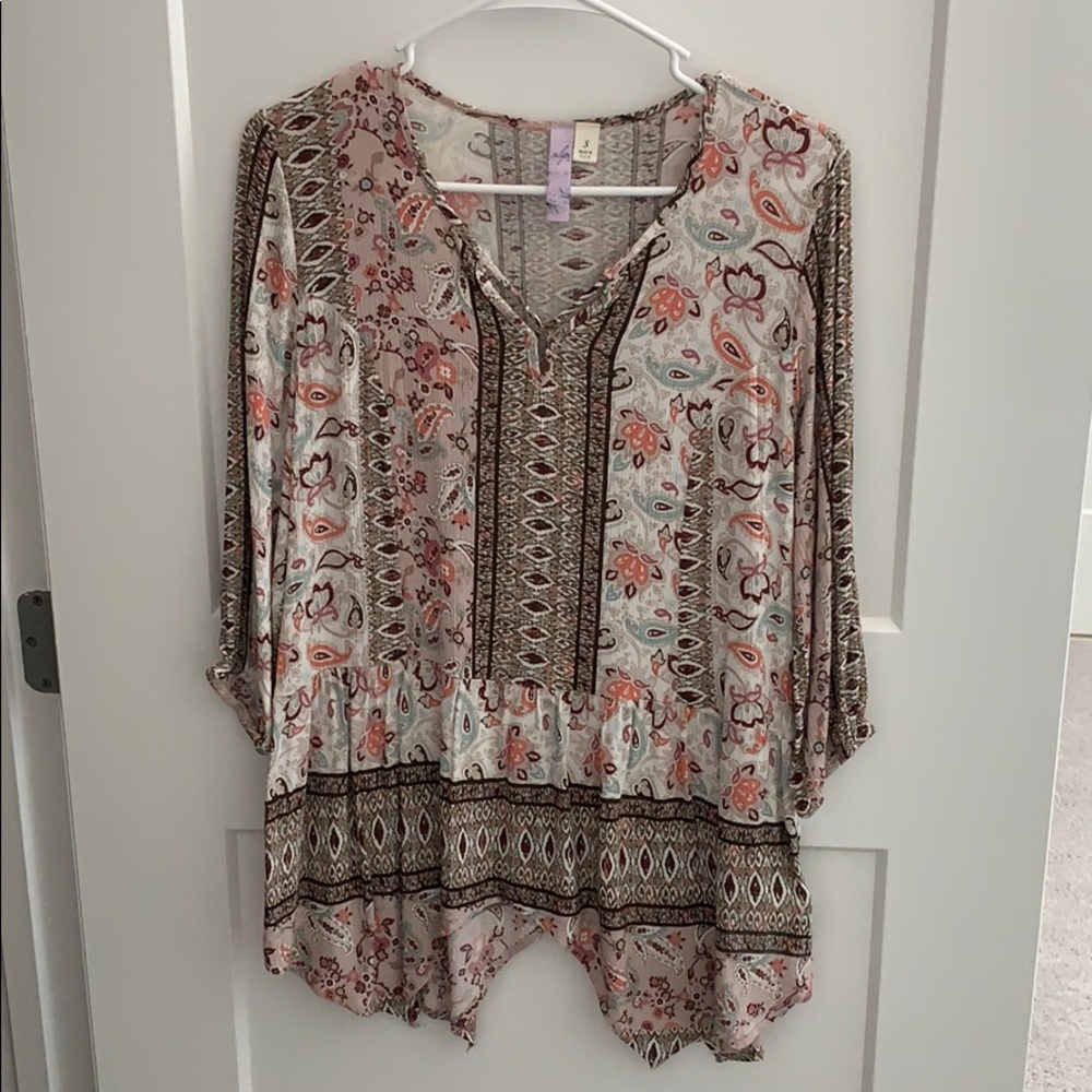 Francesca’s patterned Blouse